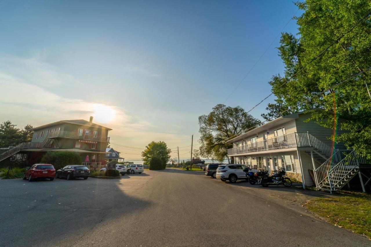Auberge De La Rive De Charlevoix - Auberge De Jeunesse Familiale Pour Voyageurs De Tous Ages Saint-Joseph-de-la-Rive Kültér fotó